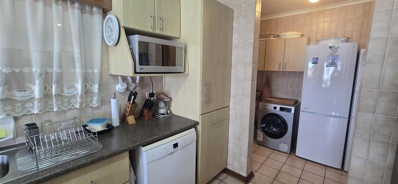 4 Bedroom Property for Sale in Outeniqua Strand Western Cape